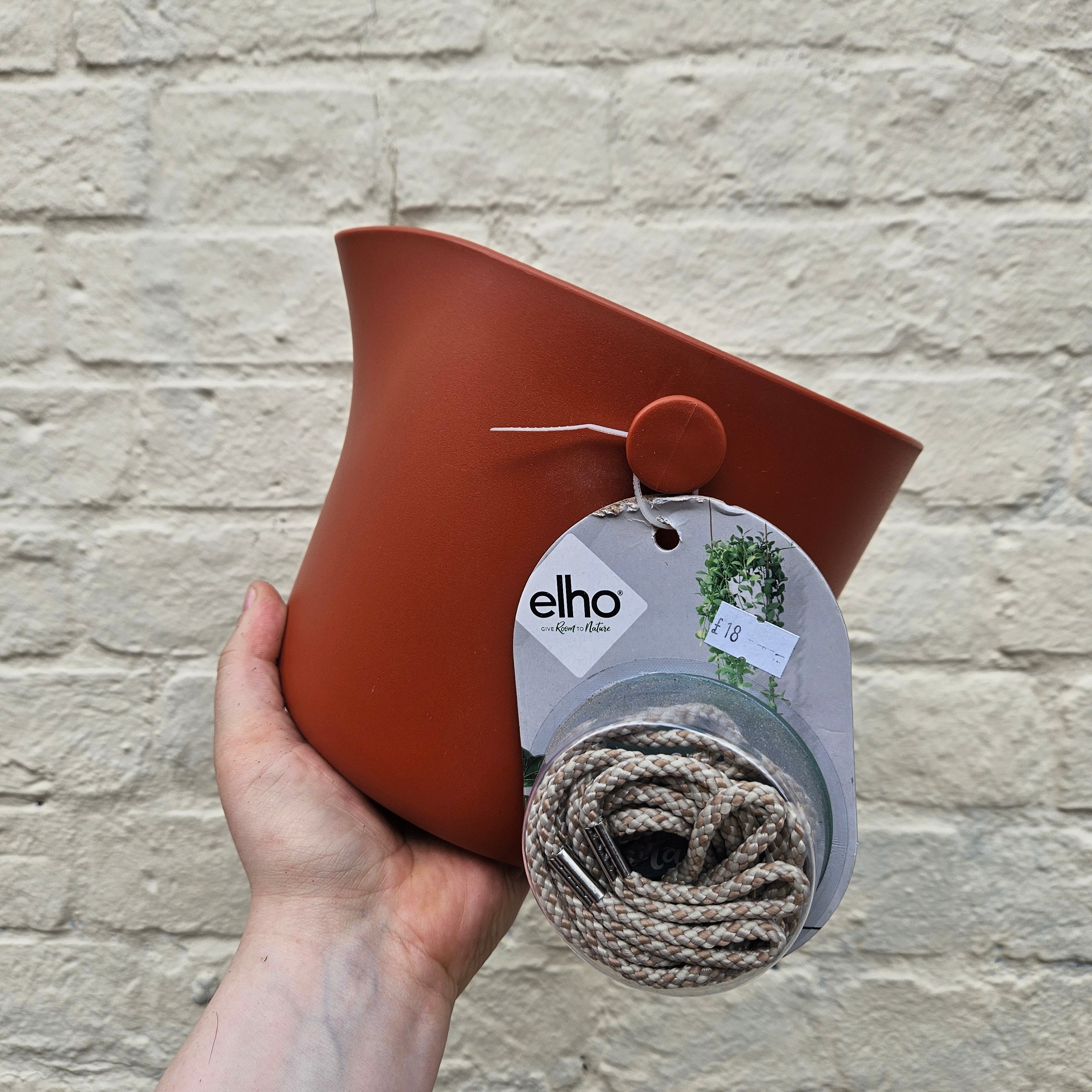 Elho hanging pot fits 18cm of below in Brique