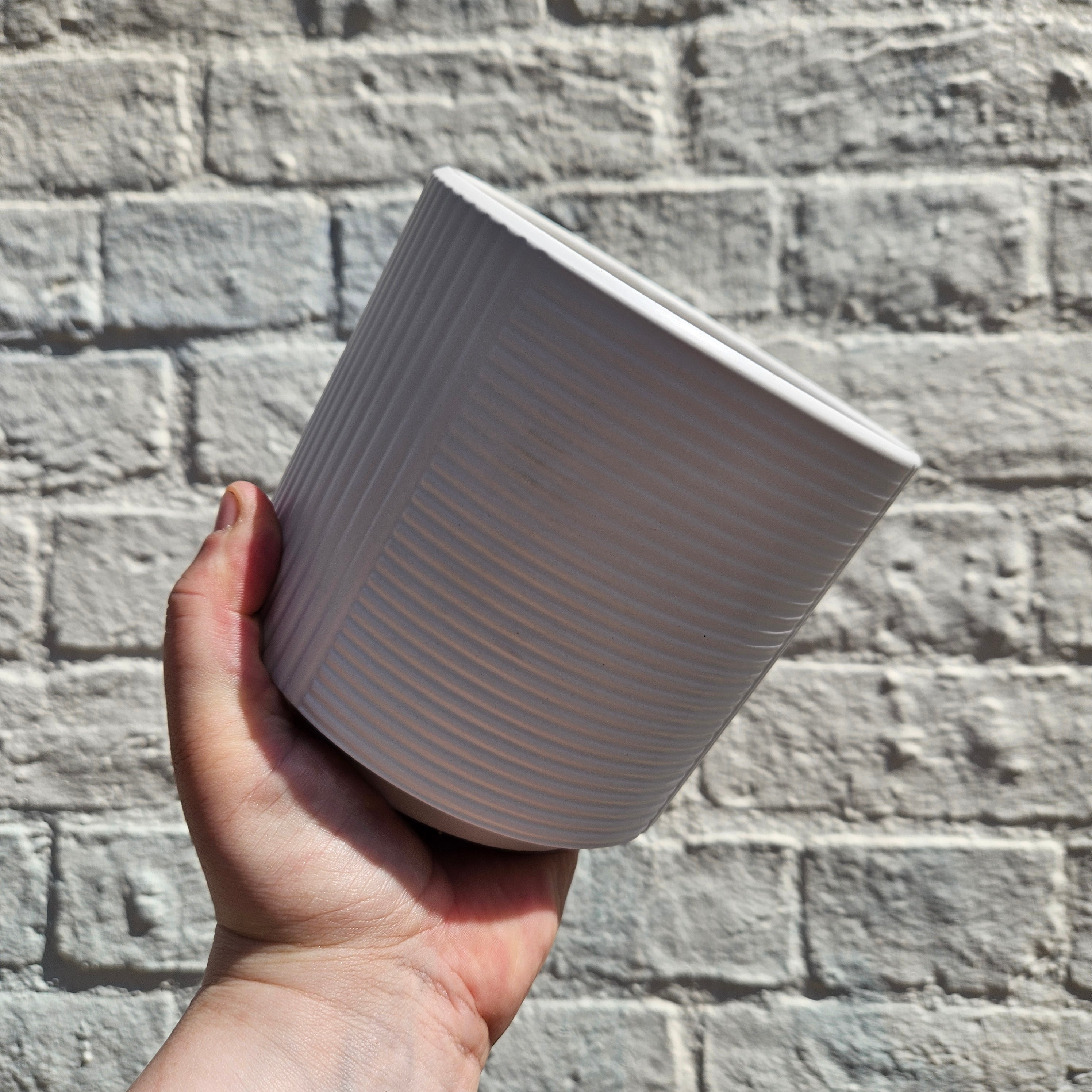 Groove pots (Various colours and sizes)