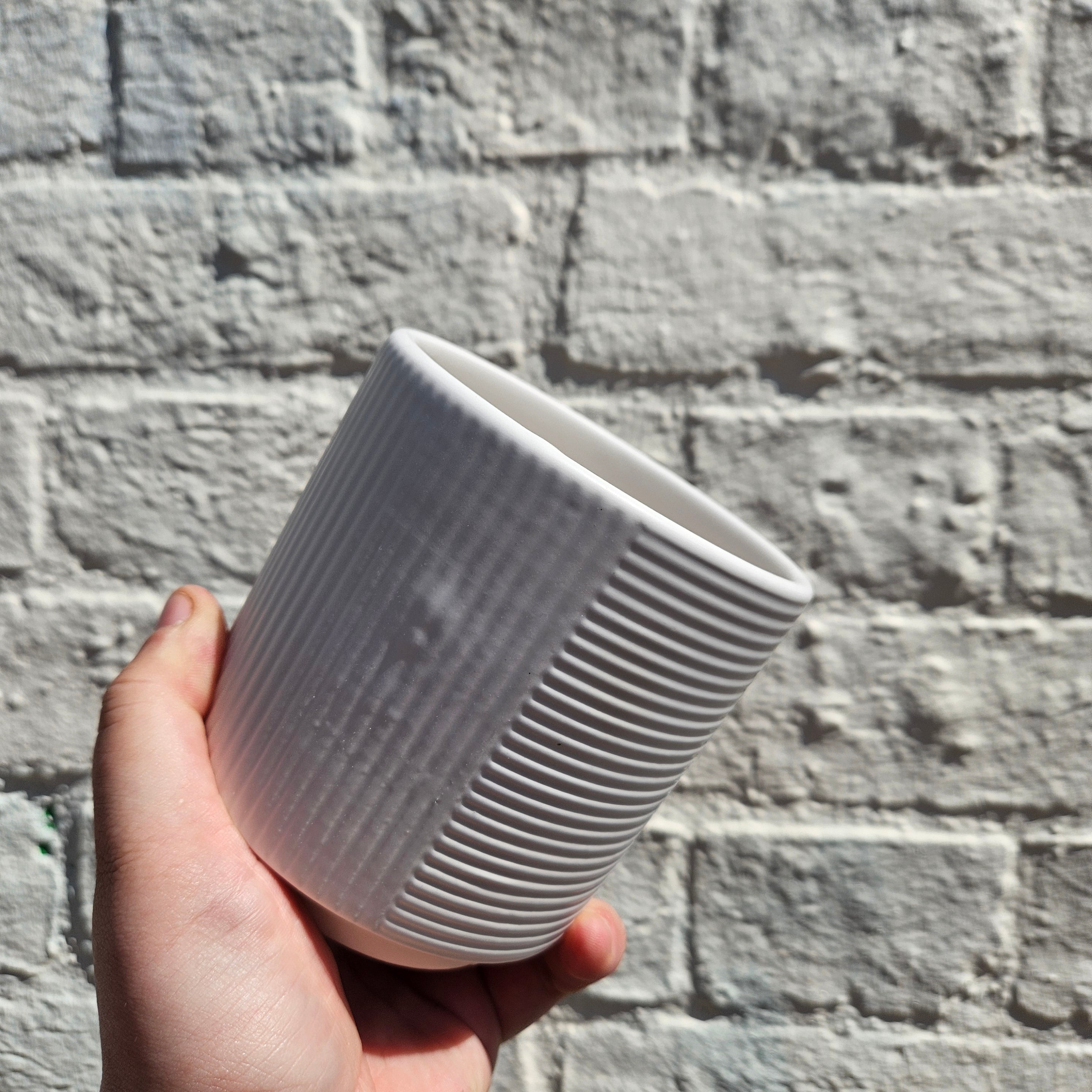Groove pots (Various colours and sizes)