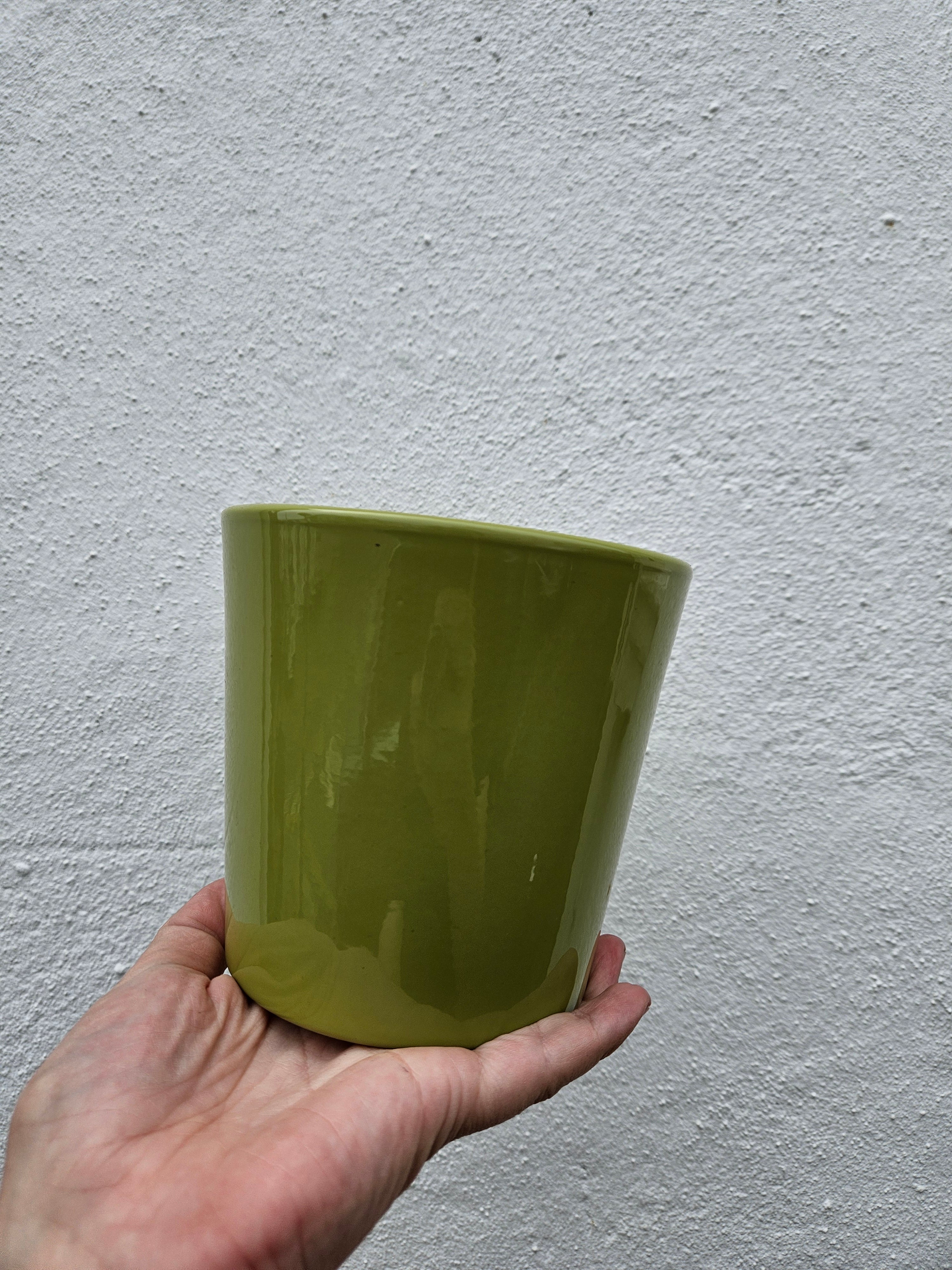 Variety of ceramic pots to fit 12cm nursery pots