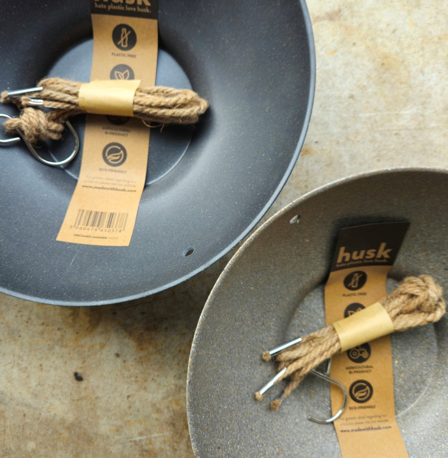 Husk hanging planter bowl- 2 colours available