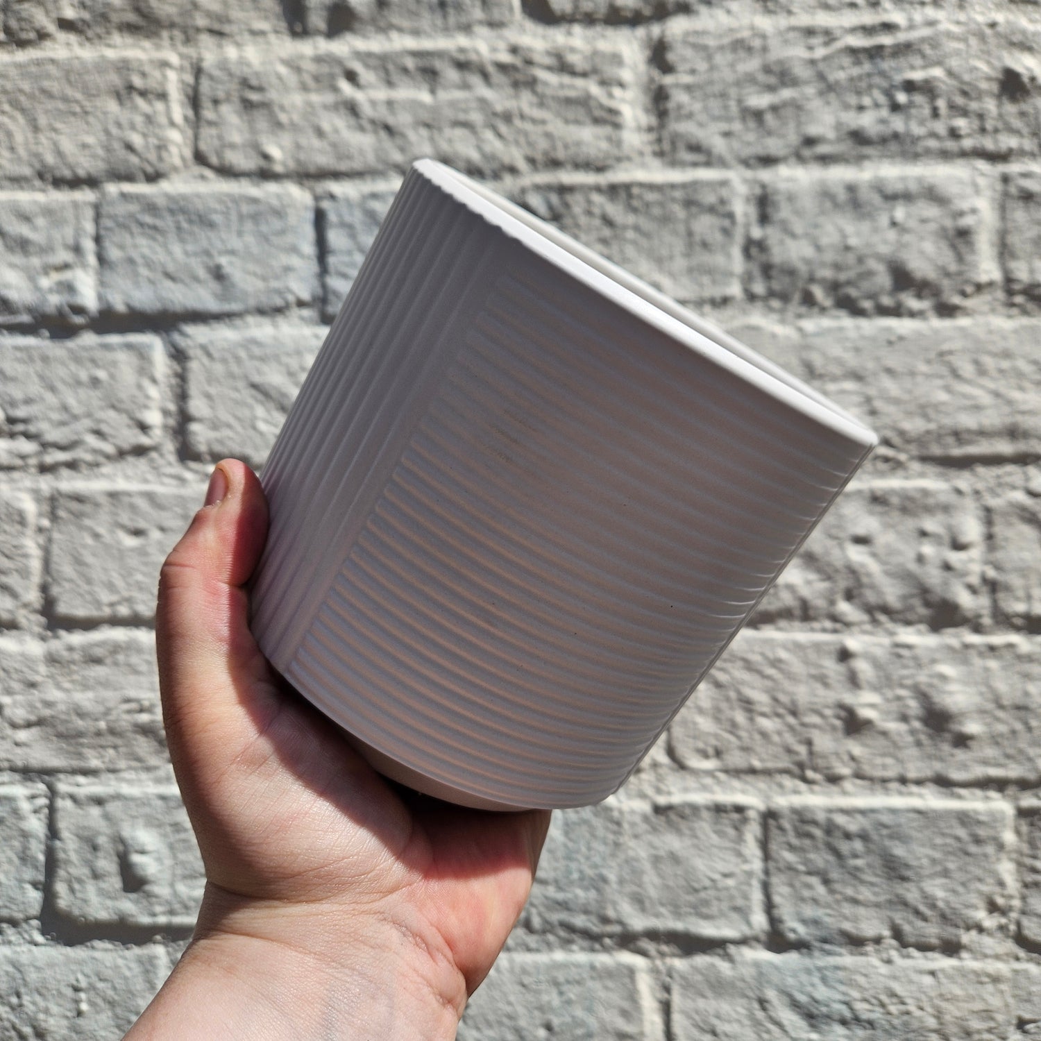 Groove pots (Various colours and sizes)