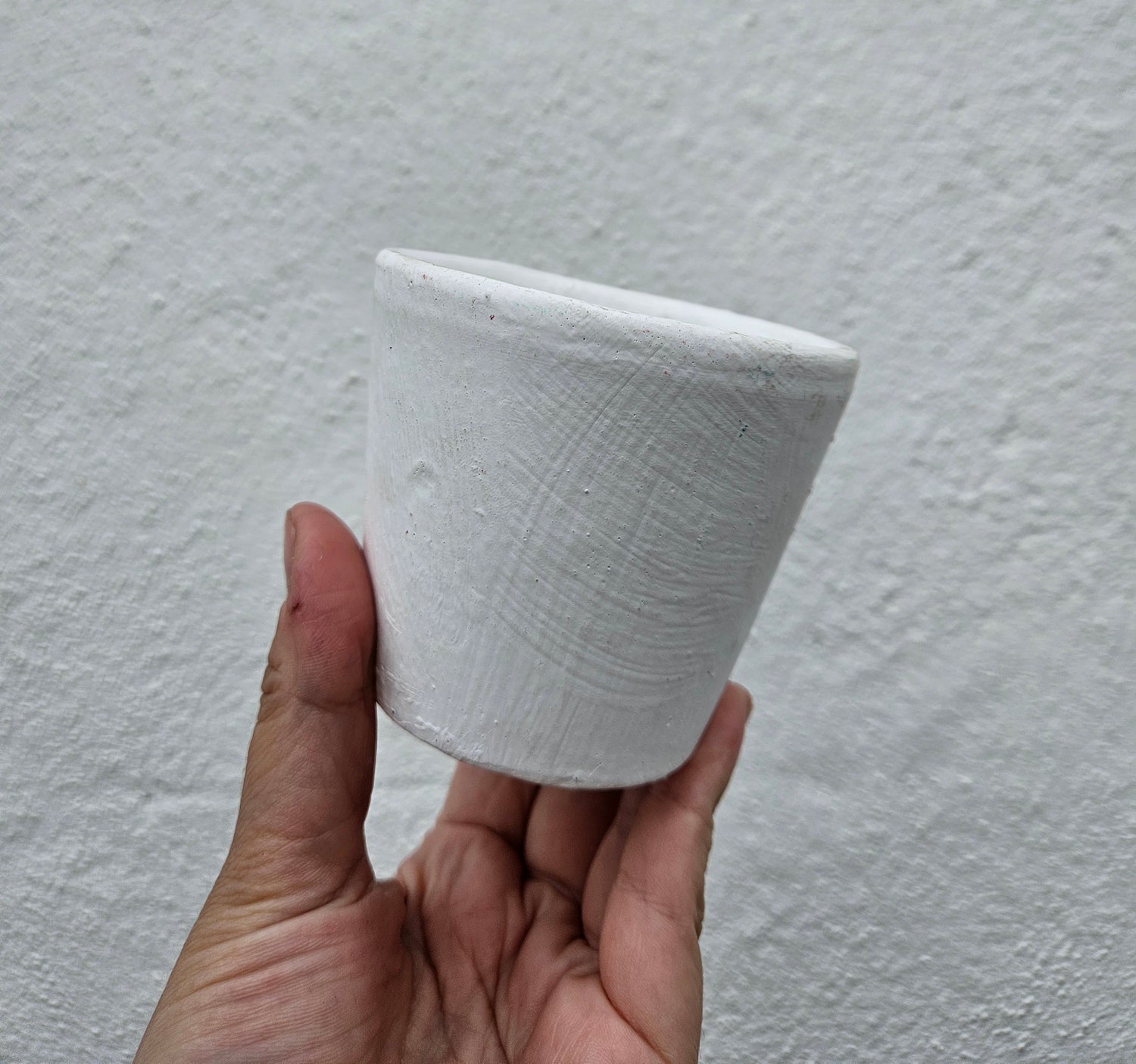 Small ceramic pots to house nursery pots 7cm or below