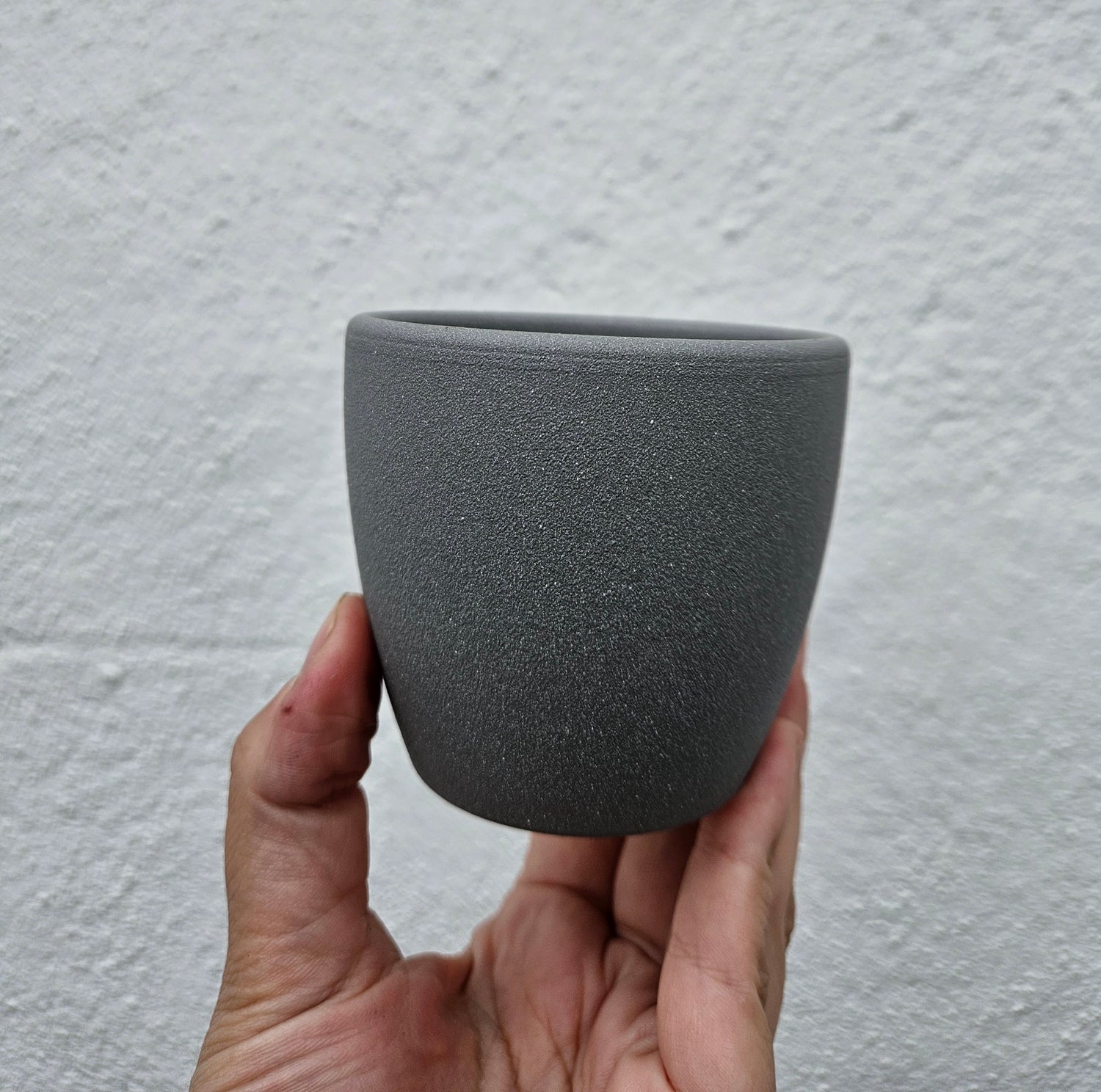 Small ceramic pots to house nursery pots 7cm or below