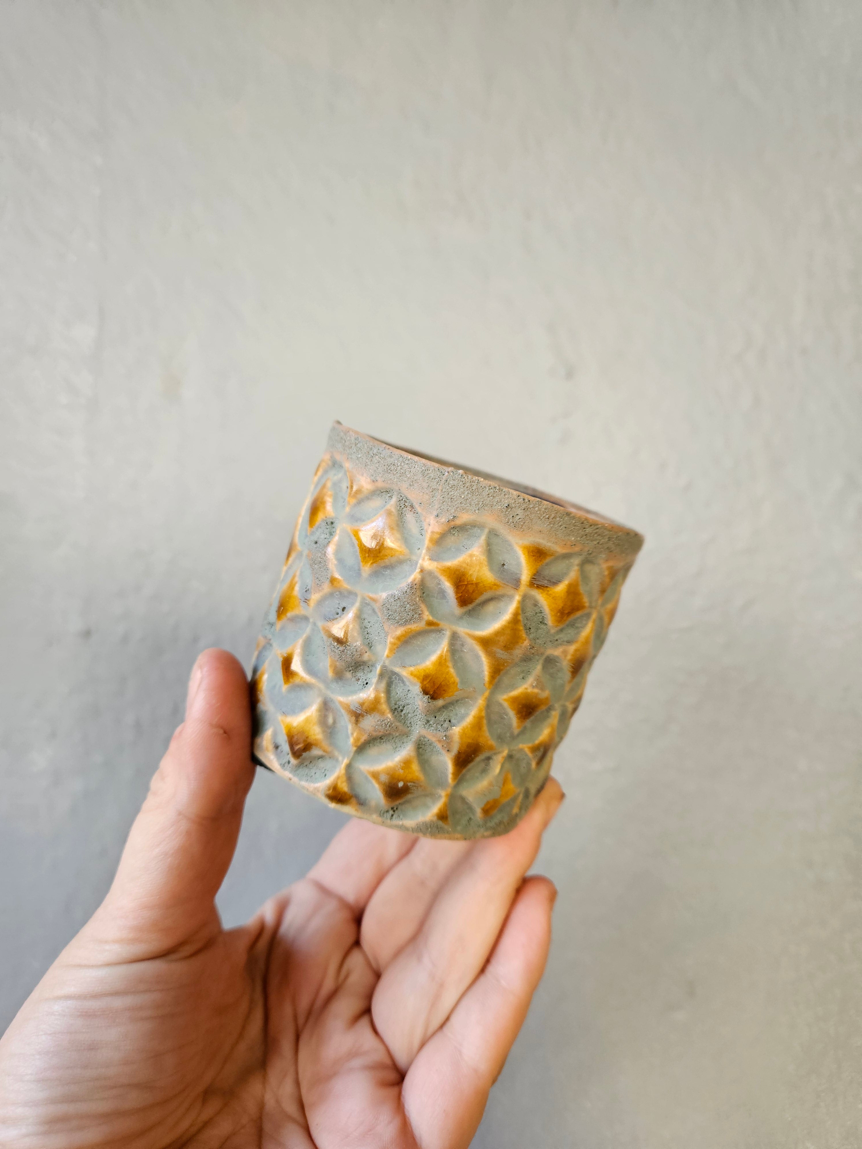 Ivyline Terni Planter (Mustard)